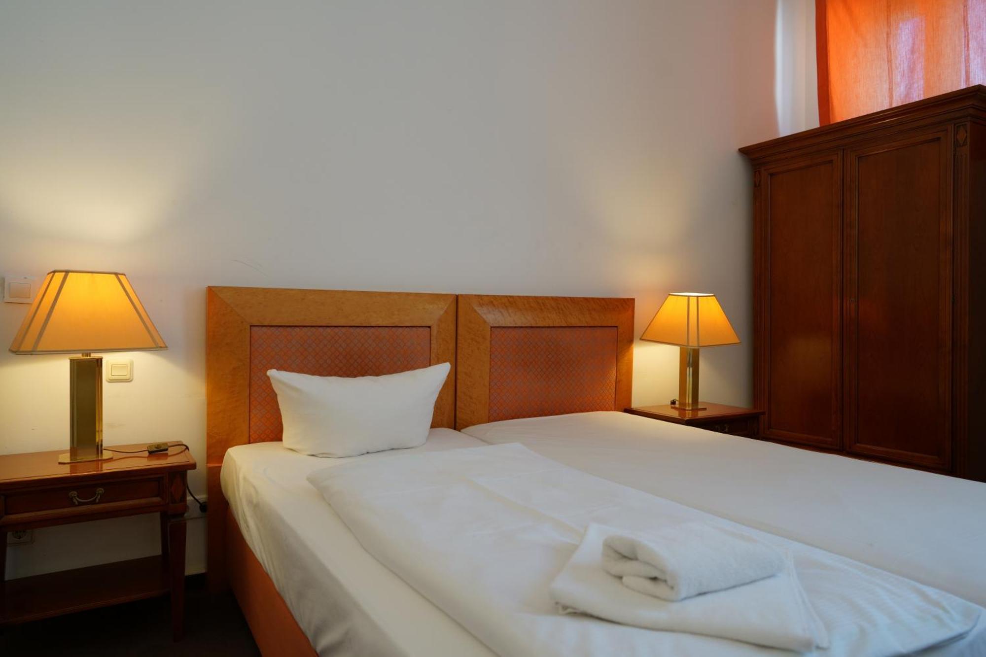 Hotel Ambert 3*