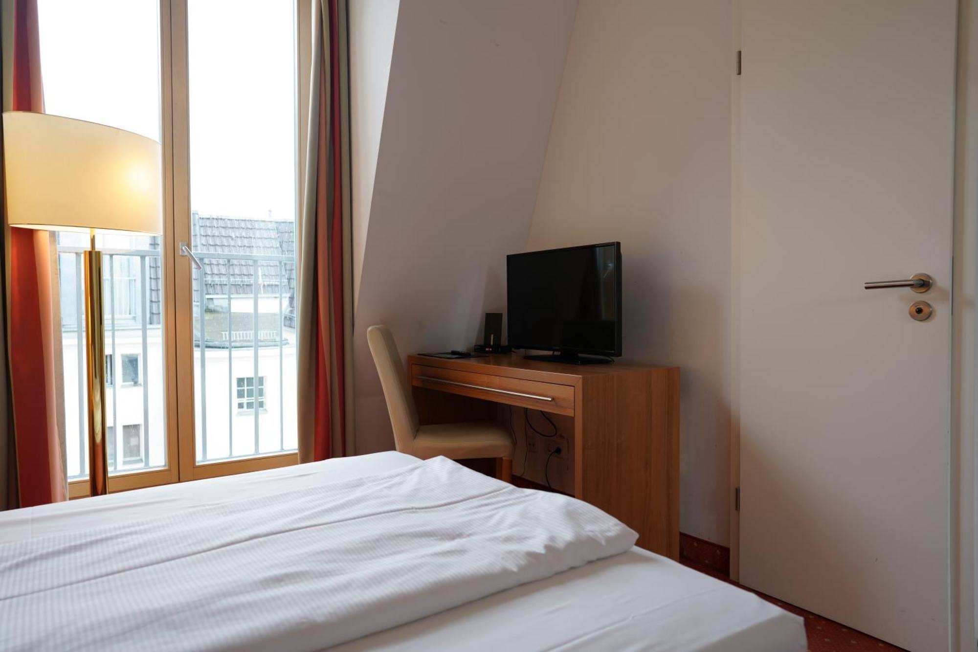 Hotel Ambert 3*