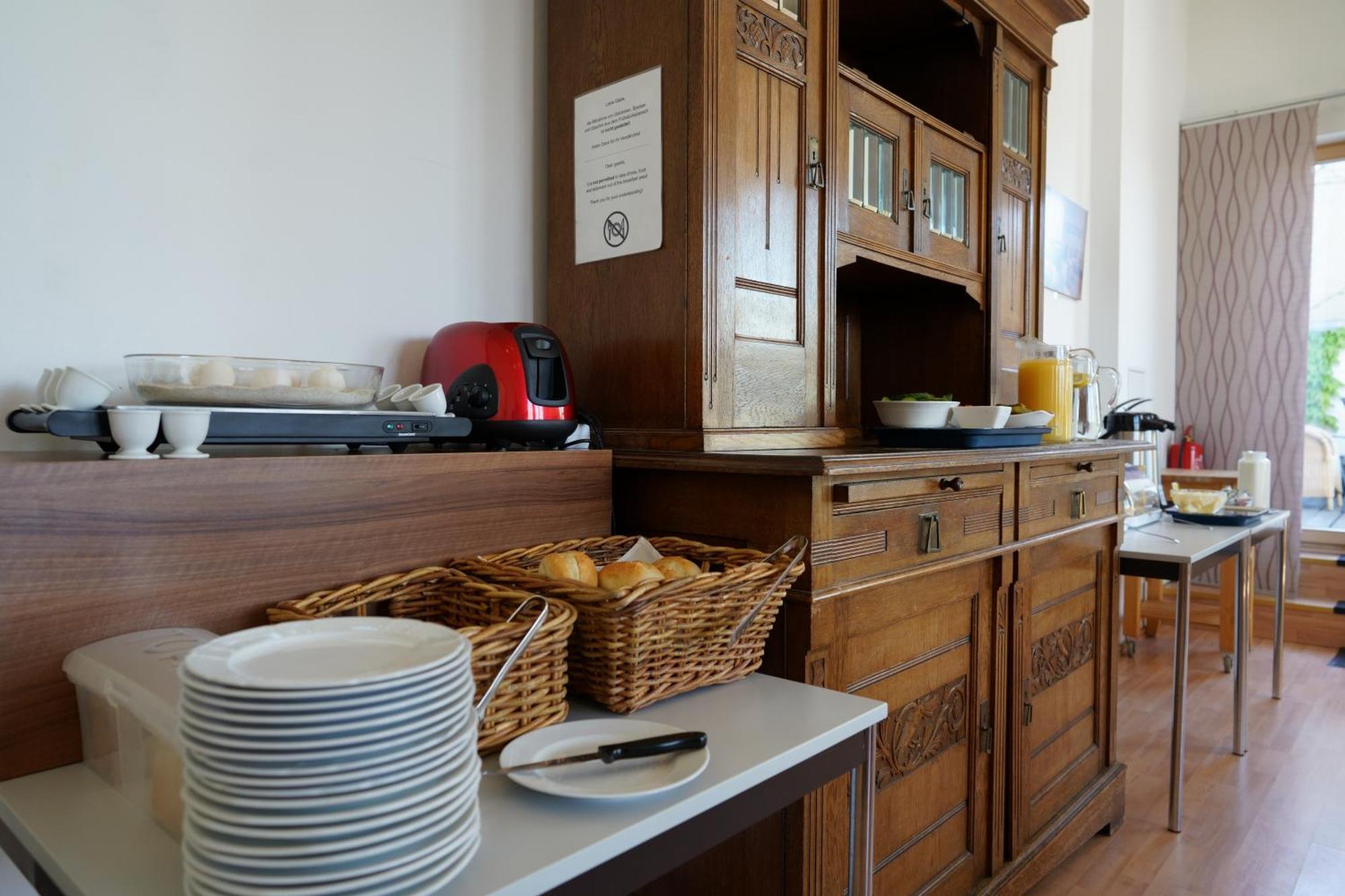 Ambert Hotel